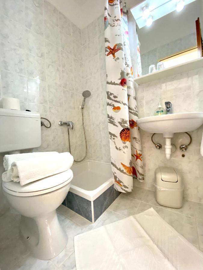 Guesthouse Kurelic Rab Kampor المظهر الخارجي الصورة
